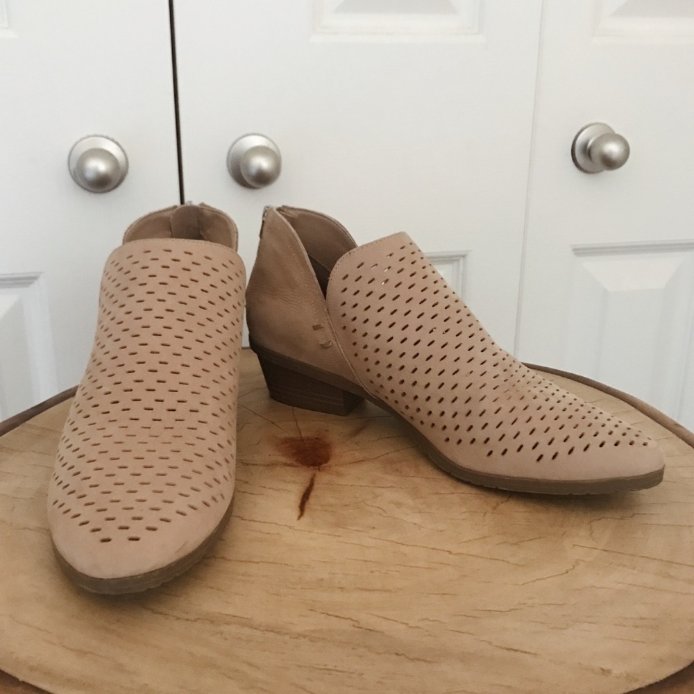 Kenneth Cole Reaction Booties